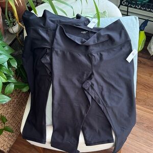 2 pair of old navy high waisted powersoft crop leggings large black NWT